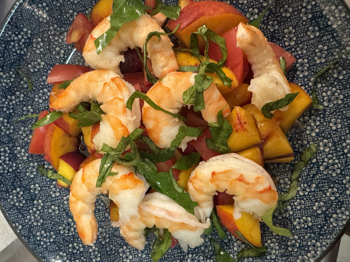 Peach and tomato salad with shrimp